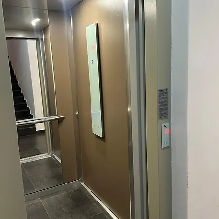 Arya Apartment-free Underground Parking-ultracentral Апартаменты